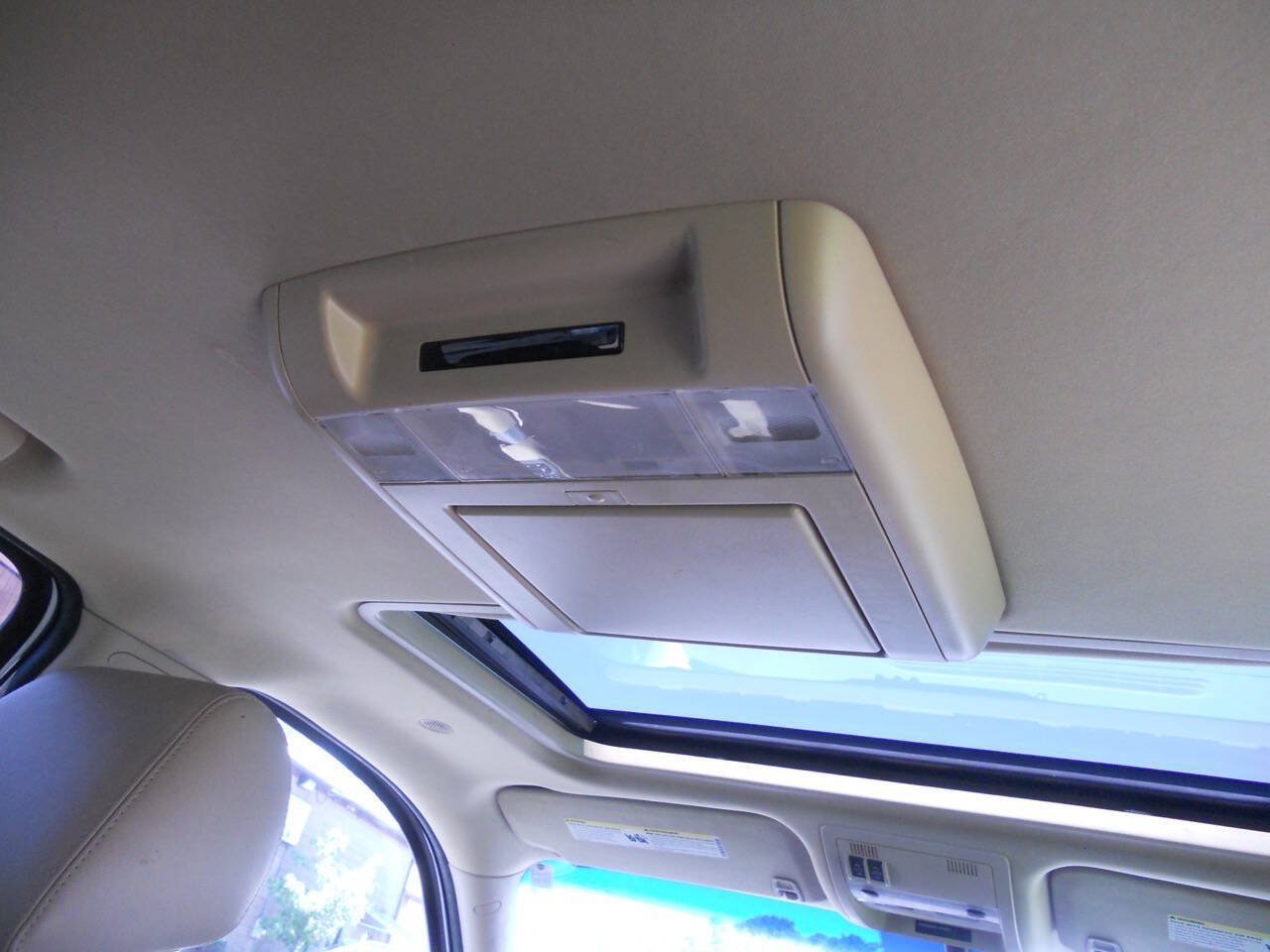 Used 2013 Chevrolet Suburban LT AWD/4WD image 18