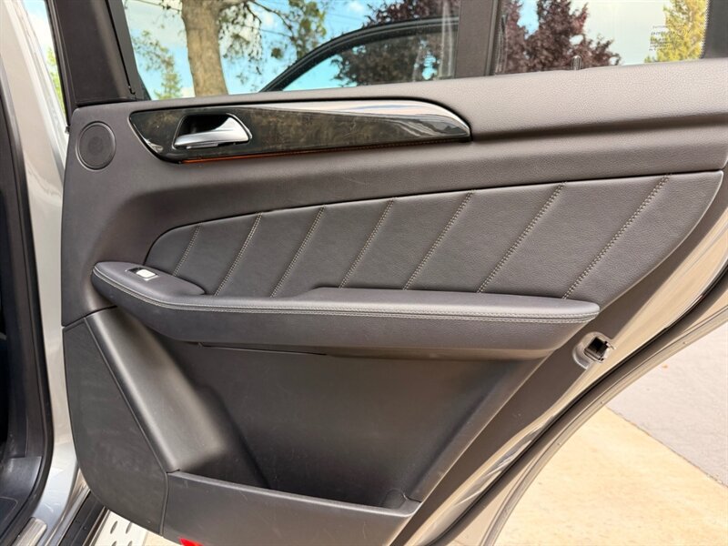 Used 2016 Mercedes-Benz GL 450 4MATIC image 25