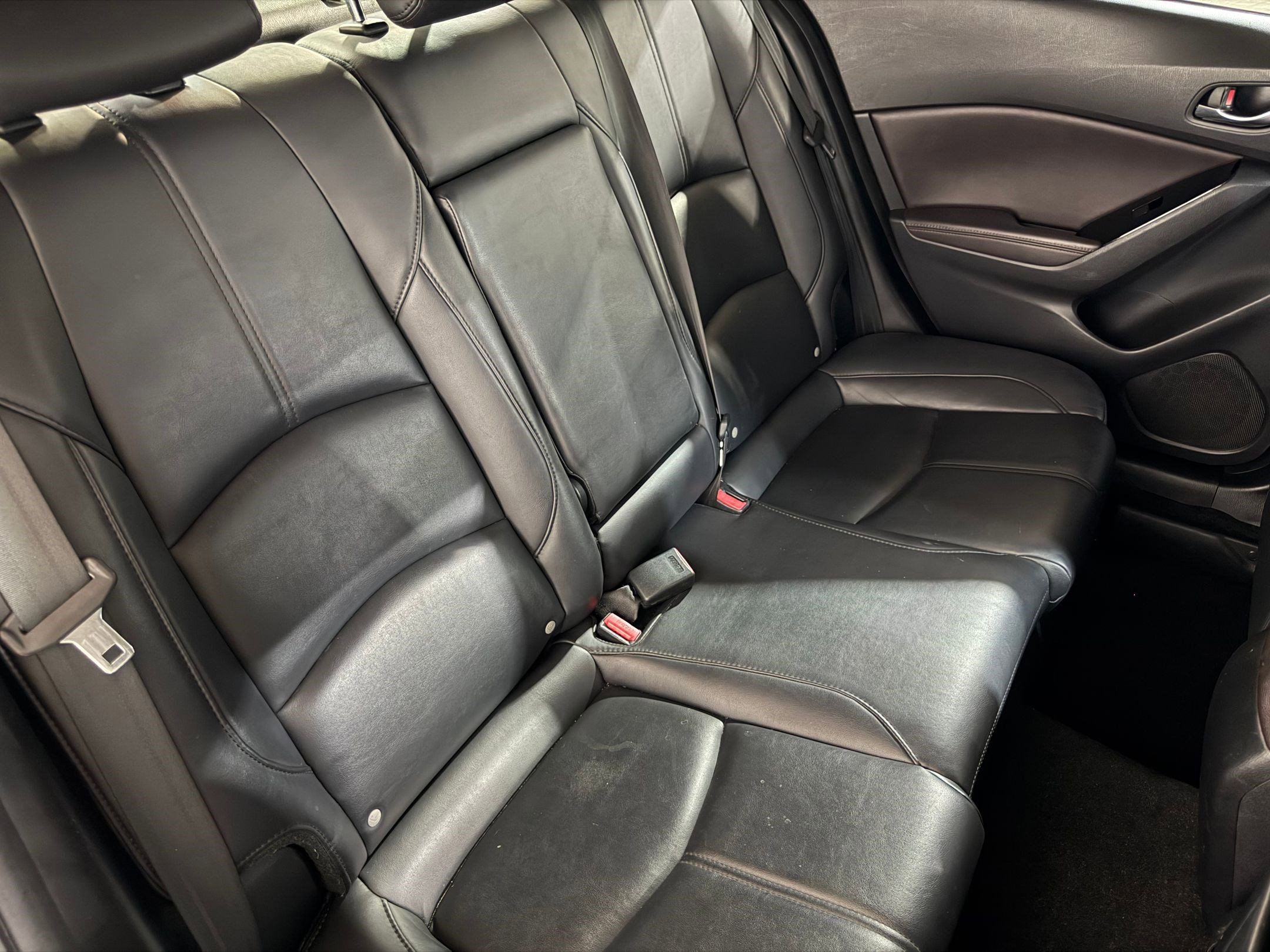 Used 2018 MAZDA MAZDA3 Touring FWD image 39