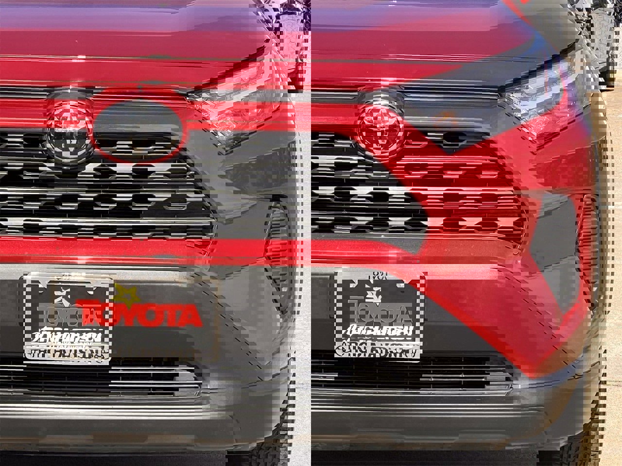 Used 2025 Toyota RAV4 XLE image 10