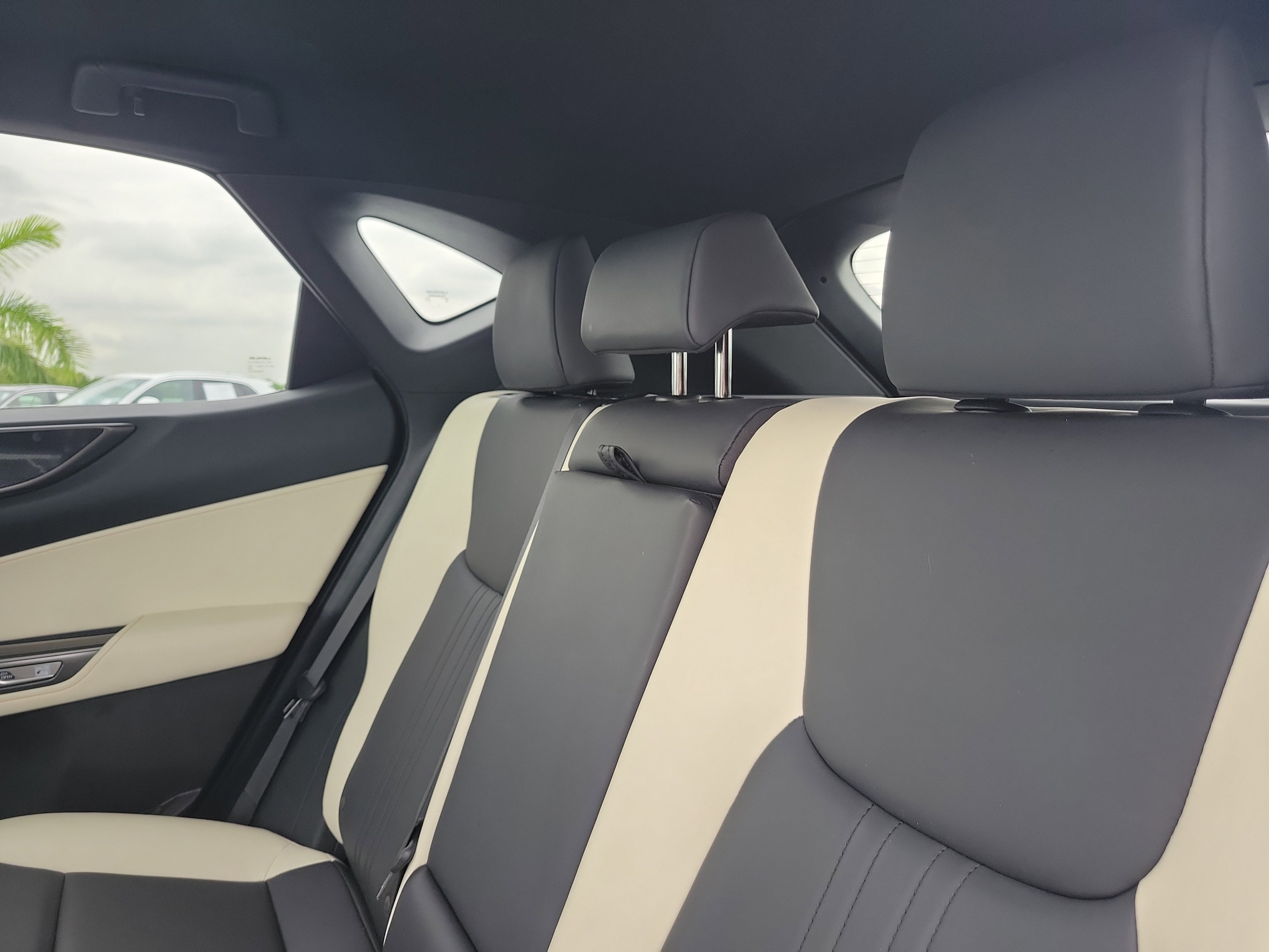 Certified 2024 Lexus NX 250 FWD w/ Towing Package (2000 Lbs) image 12