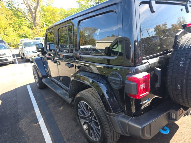 Used 2023 Jeep Wrangler Unlimited Sahara w/ Cold Weather Group AWD/4WD image 9