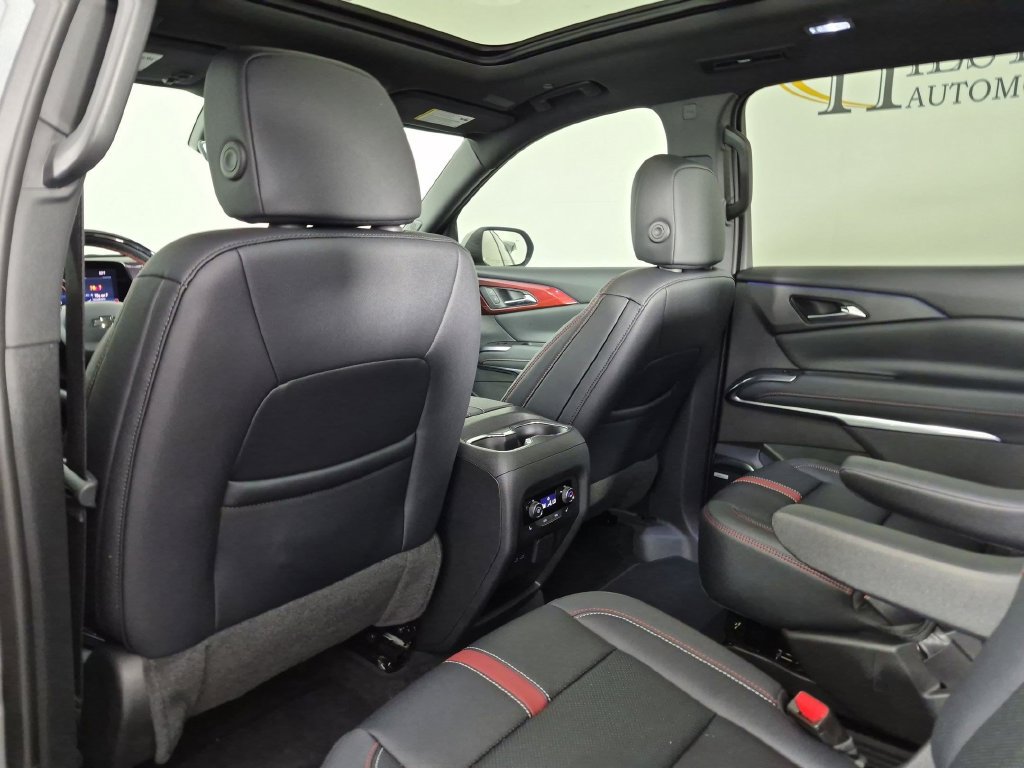 Used 2026 Chevrolet Traverse RS FWD image 33