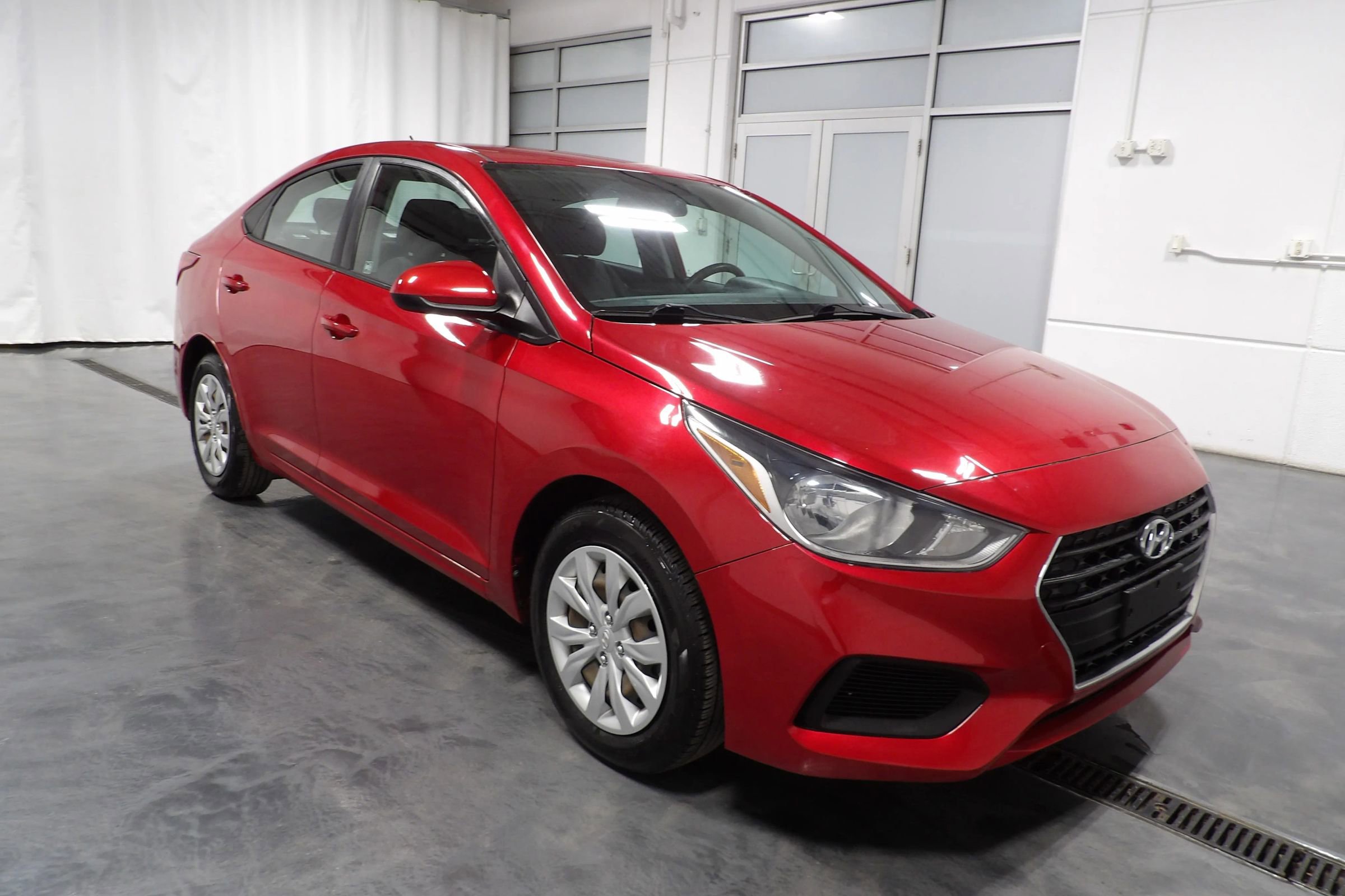 Used 2021 Hyundai Accent SE image 2