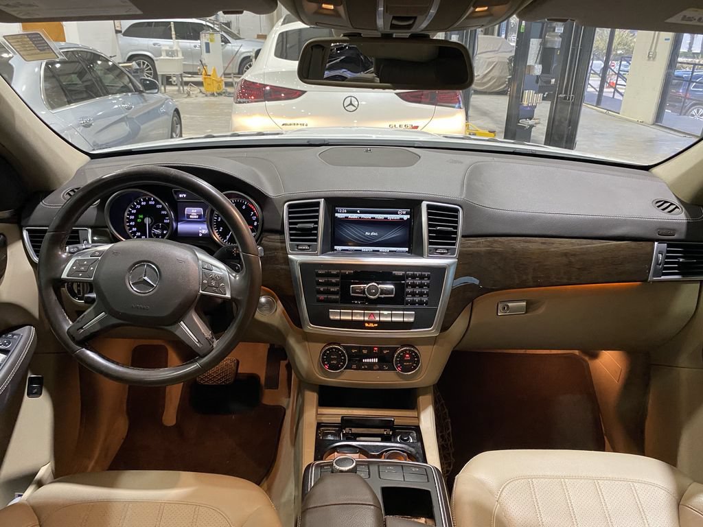 Used 2016 Mercedes-Benz GL 450 4MATIC image 2
