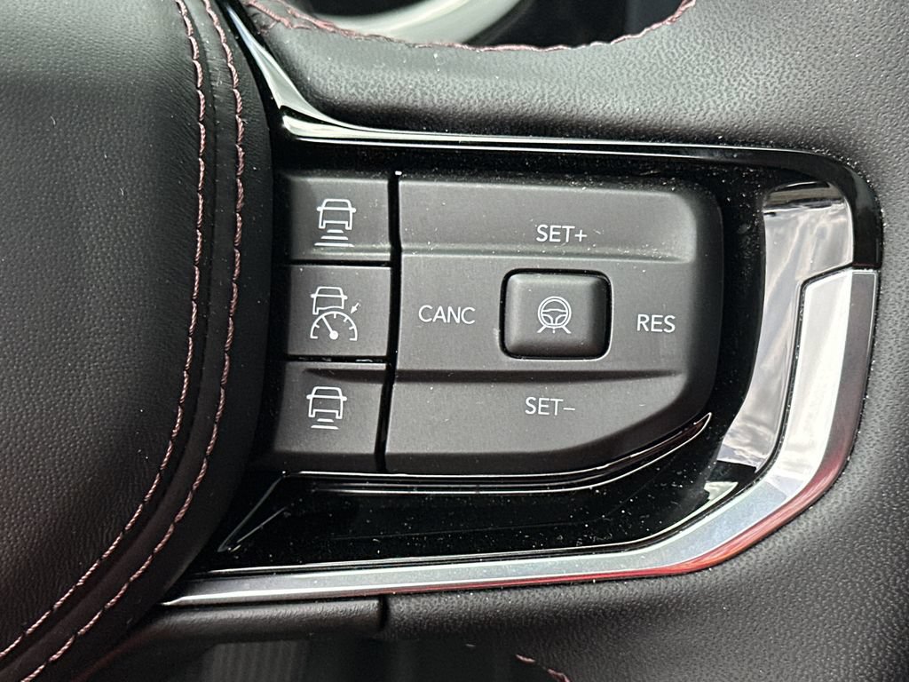 Used 2024 Jeep Wagoneer Launch Edition AWD/4WD image 26