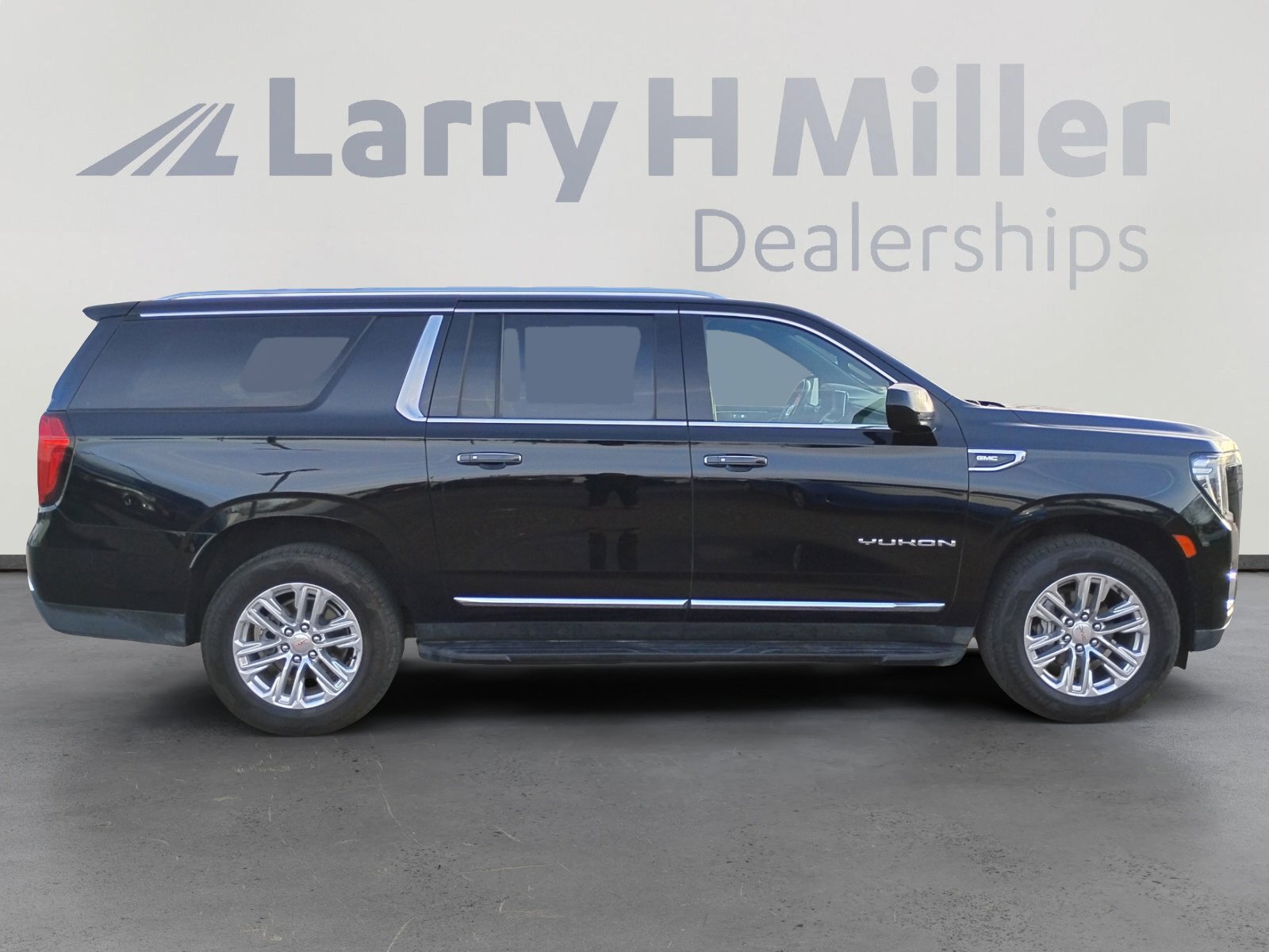 Used 2023 GMC Yukon XL SLT image 6