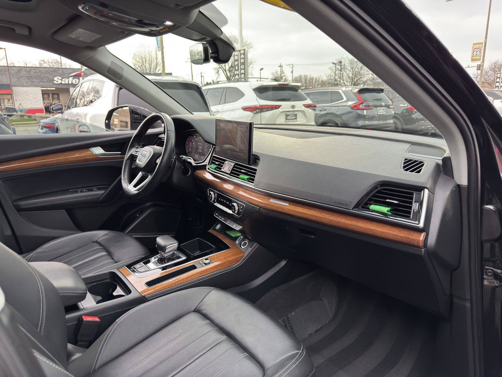 Used 2023 Audi Q5 2.0T Premium Plus w/ Premium Plus Package AWD/4WD image 40