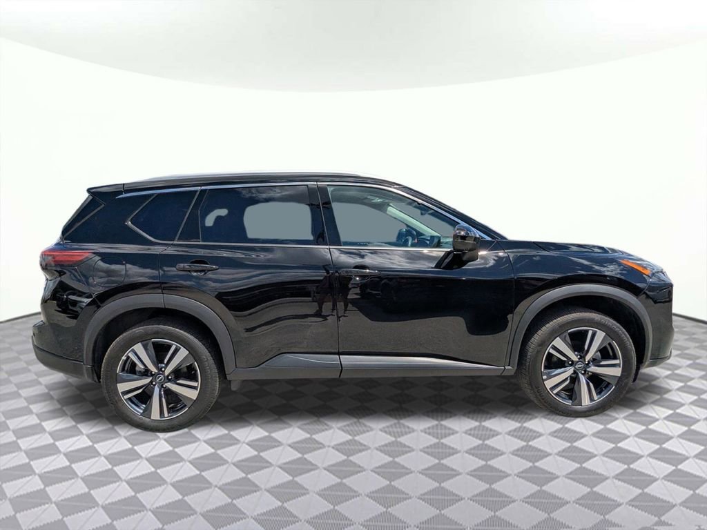 Used 2026 Nissan Rogue SL AWD/4WD image 2