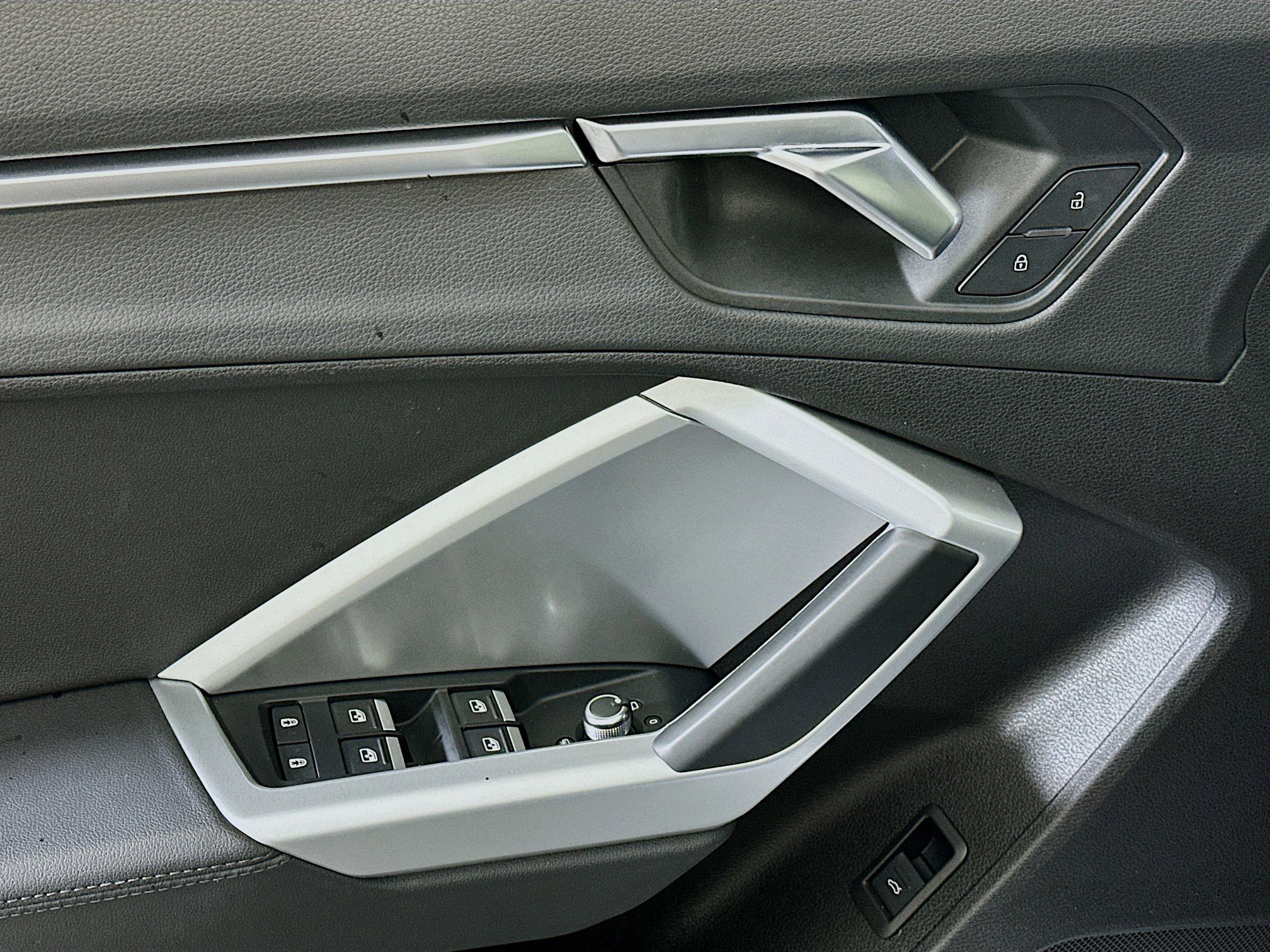 Used 2020 Audi Q3 2.0T Premium w/ Convenience Package image 15