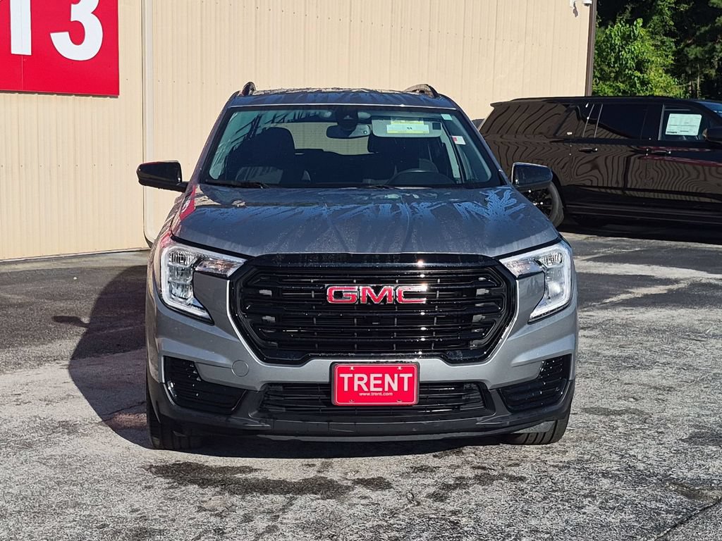Used 2024 GMC Terrain SLE w/ Driver Convenience Package FWD image 6