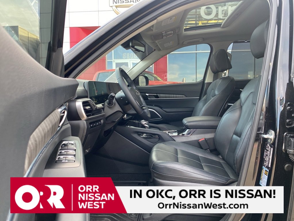 Used 2024 Kia Telluride EX w/ EX Captain's Chair Package image 13
