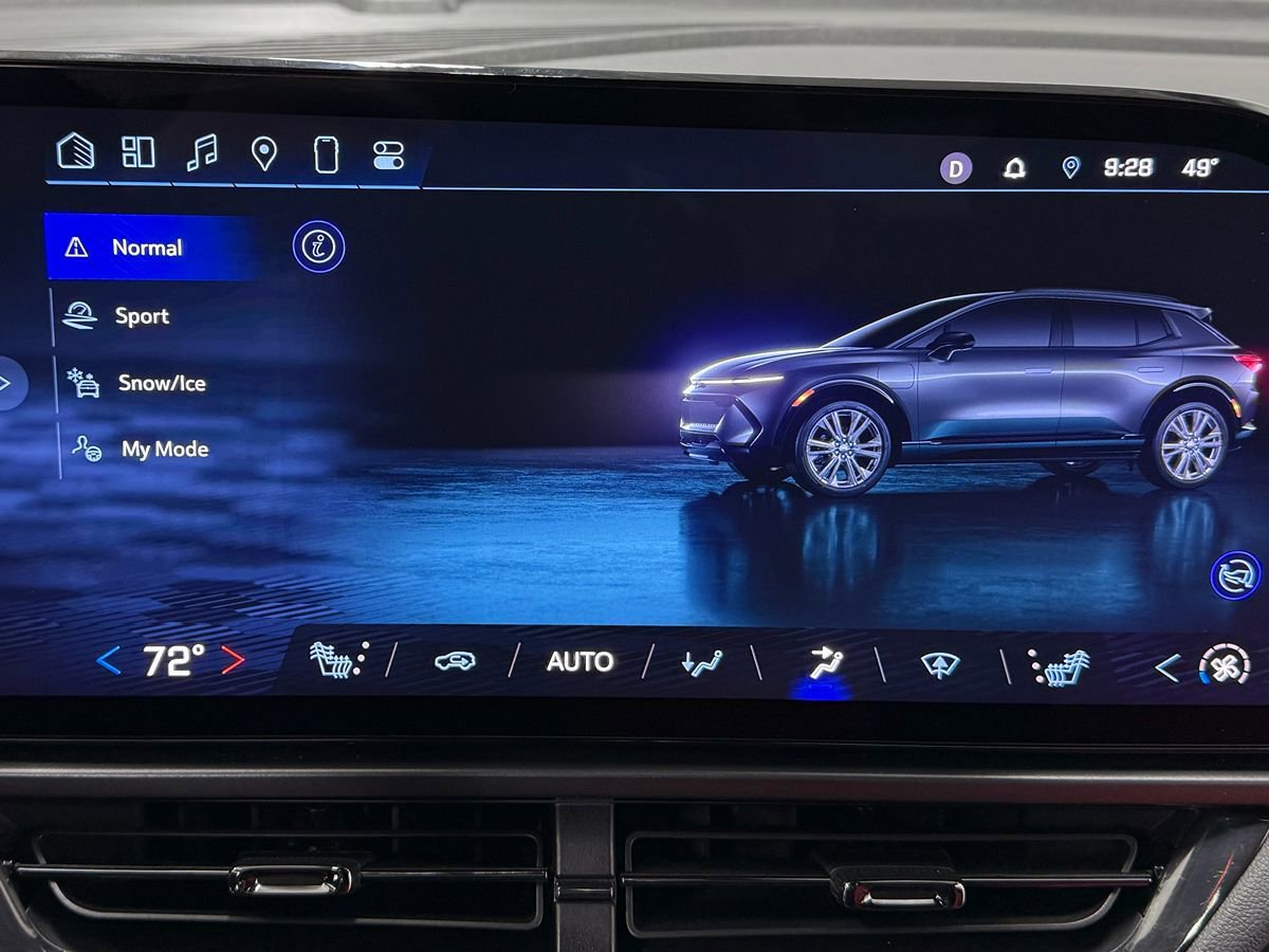 Used 2025 Chevrolet Equinox EV RS FWD image 27
