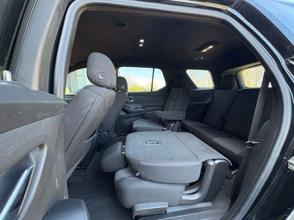 Used 2022 Chevrolet Traverse LT FWD image 40