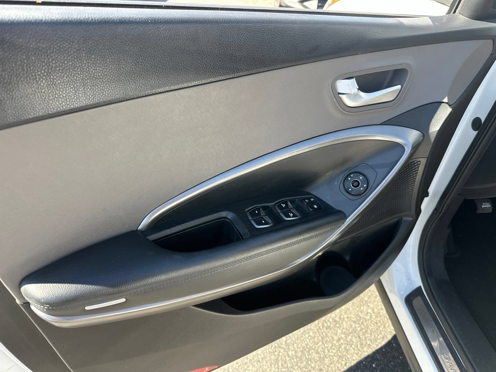 Used 2017 Hyundai Santa Fe Sport FWD image 14