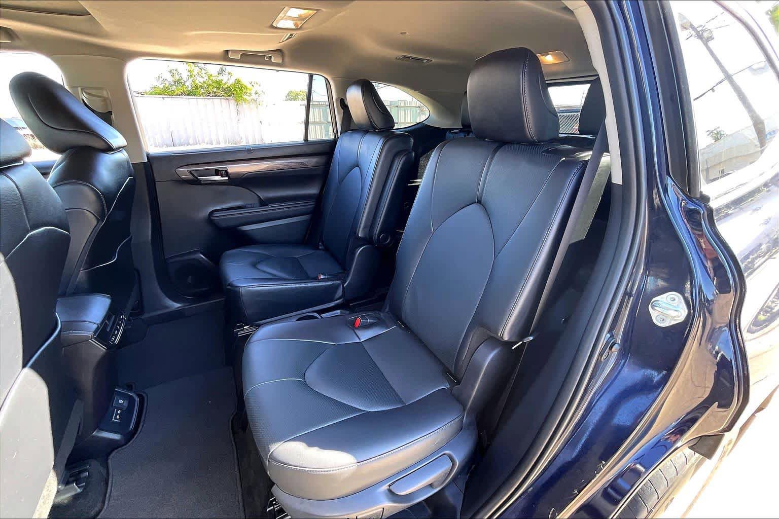 Used 2024 Toyota Highlander Limited AWD/4WD image 46