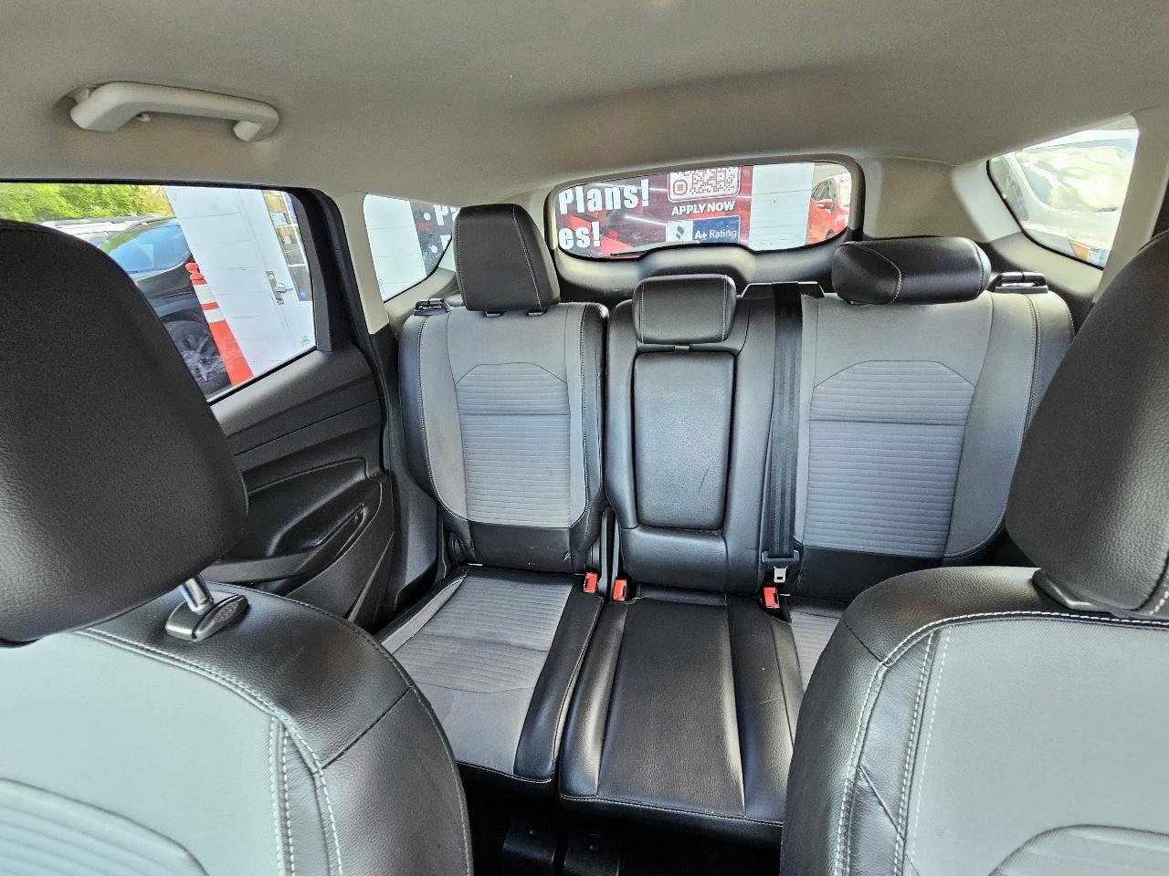 Used 2017 Ford Escape SE w/ Equipment Group 201A FWD image 21