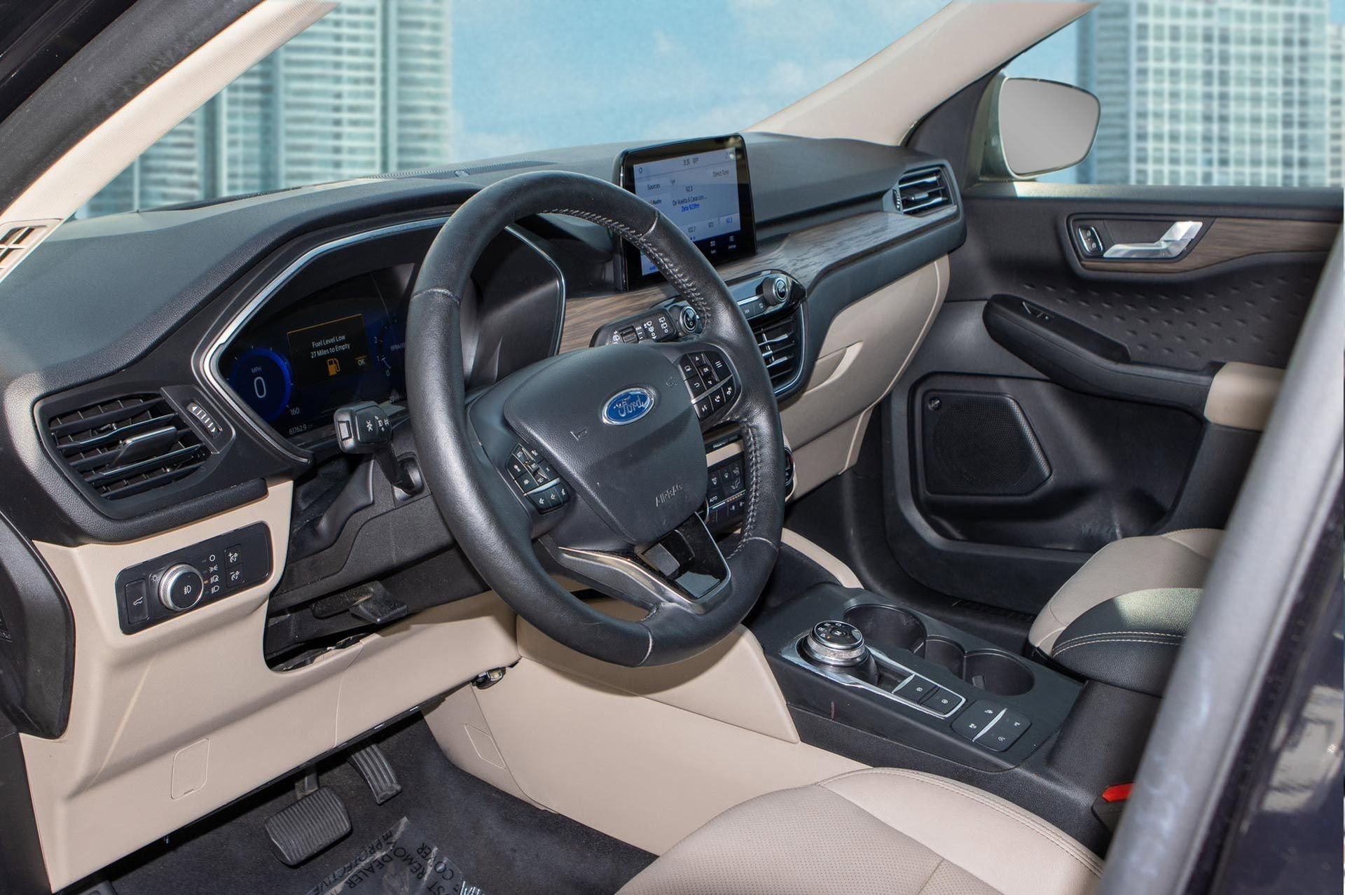 Used 2020 Ford Escape Titanium w/ Titanium Premium Package 2.0 AWD/4WD image 10