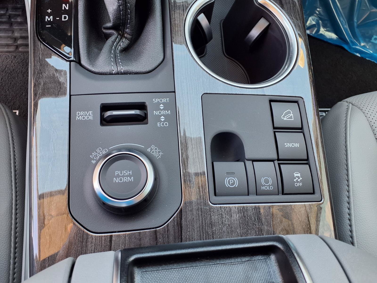 New 2026 Toyota Highlander Limited AWD/4WD image 17