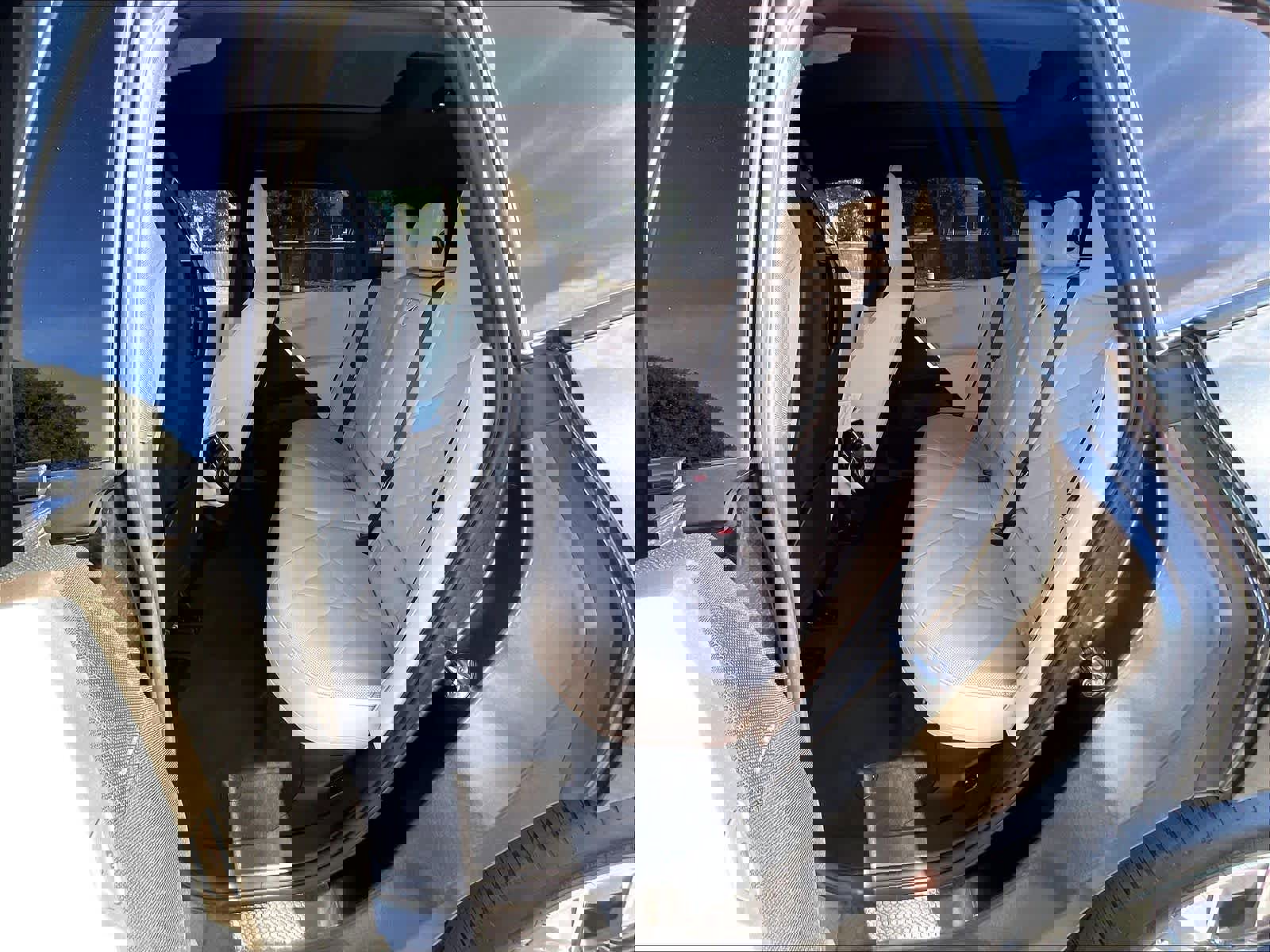 Used 2025 BMW iX xDrive50 w/ Convenience Package image 28