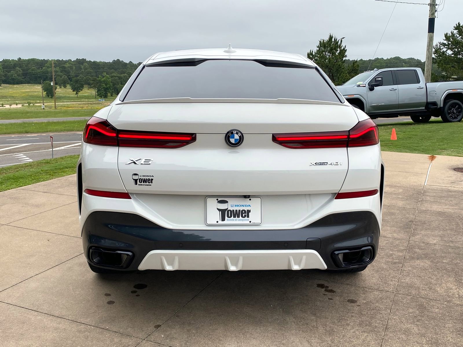 Used 2023 BMW X6 xDrive40i w/ M Sport Package AWD/4WD image 5
