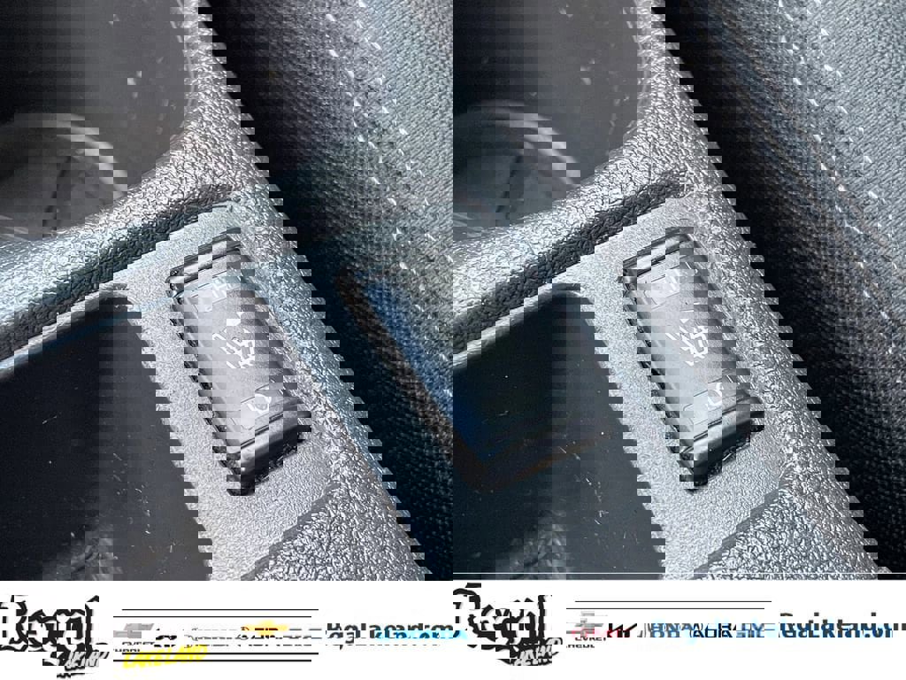 Used 2017 Nissan Rogue SV image 23