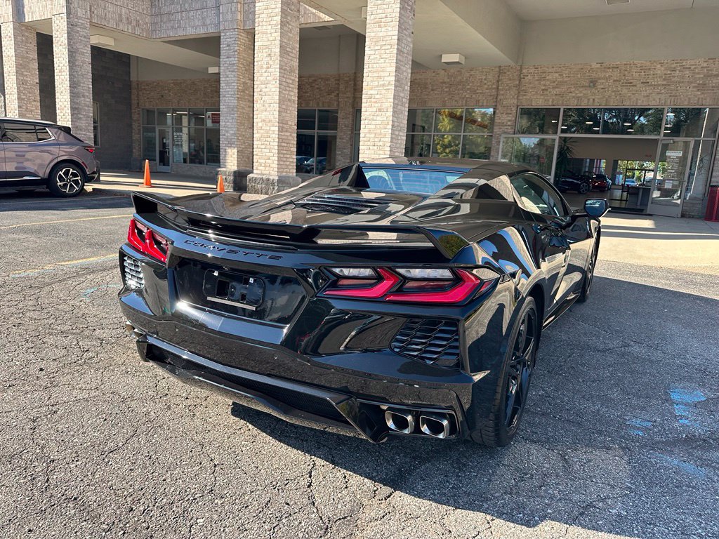 Used 2024 Chevrolet Corvette Stingray Convertible w/ Z51 Performance Package RWD image 27