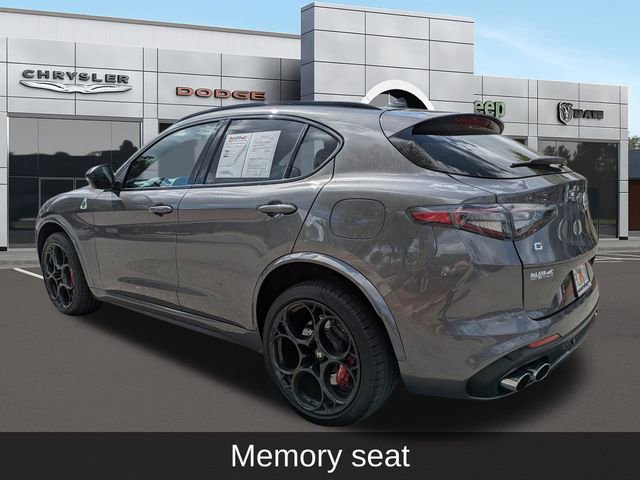 Used 2024 Alfa Romeo Stelvio Quadrifoglio image 6