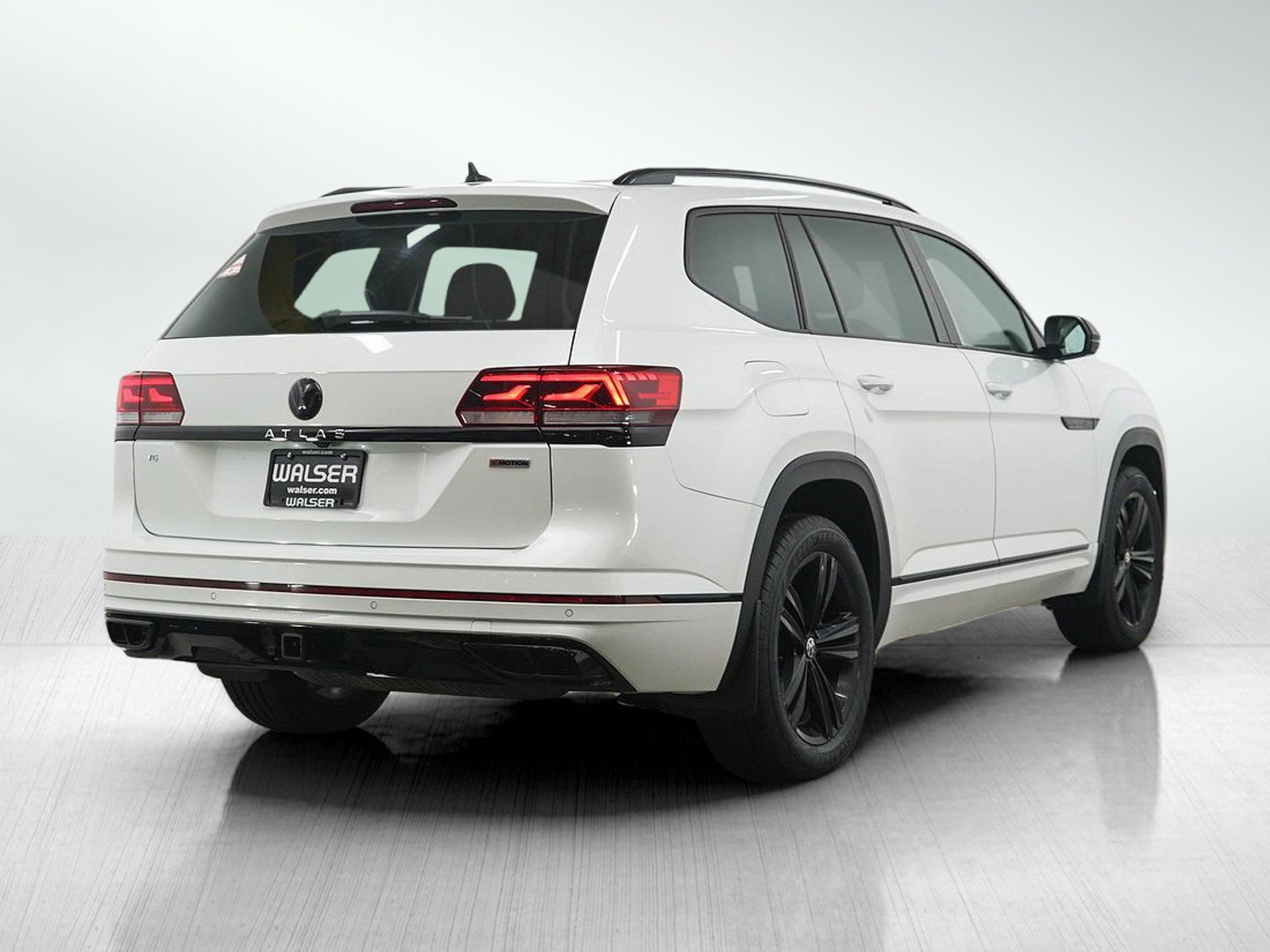 Used 2022 Volkswagen Atlas SEL R-Line AWD/4WD image 5