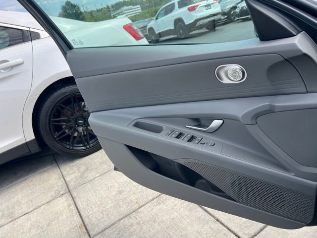 New 2026 Hyundai Elantra SE FWD image 16