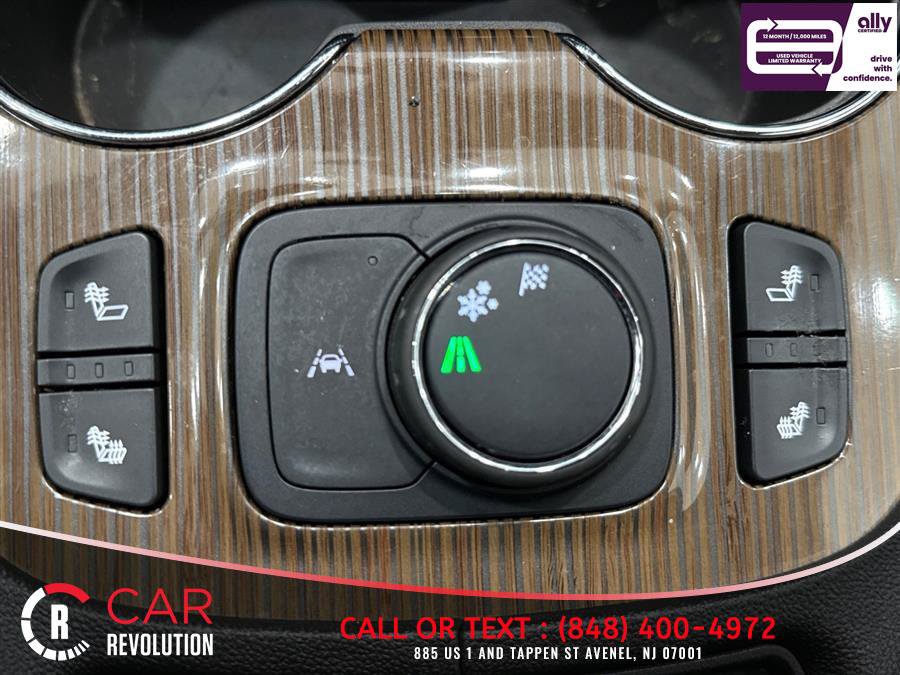 Used 2023 GMC Acadia SLE w/ Driver Convenience Package FWD image 27