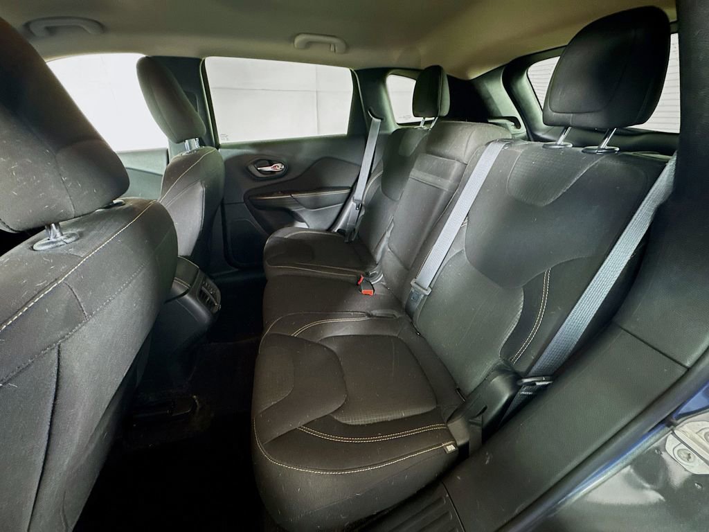 Used 2016 Jeep Cherokee Latitude w/ Cold Weather Group image 23