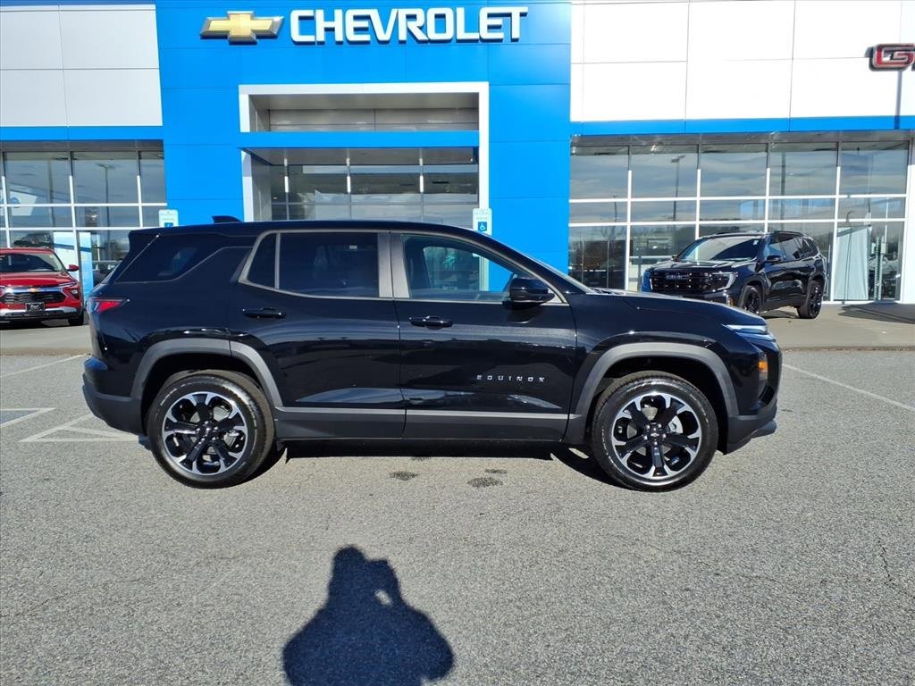 New 2026 Chevrolet Equinox LT w/ Convenience Package II image 2