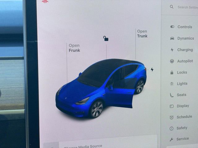 Used 2021 Tesla Model Y Long Range image 14