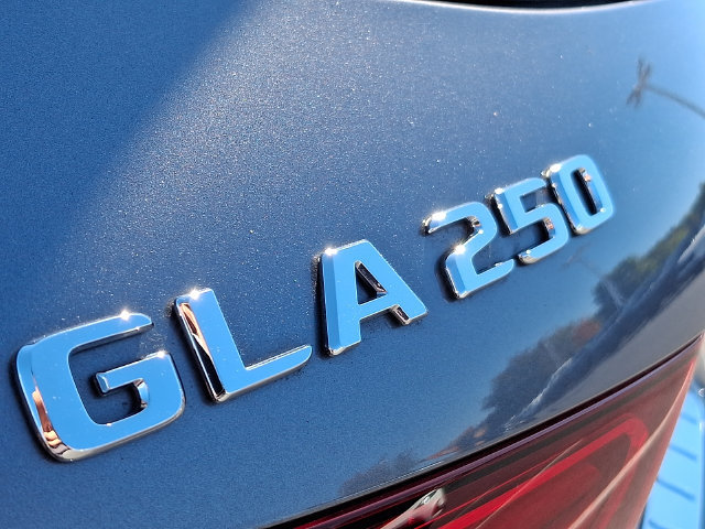Used 2025 Mercedes-Benz GLA 250 4MATIC image 32