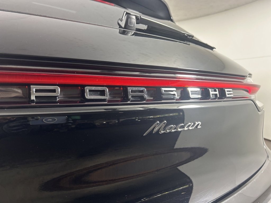 Certified 2025 Porsche Macan image 36