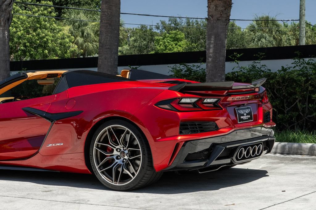 Used 2023 Chevrolet Corvette Z06 w/ Stealth Interior Trim Package RWD image 6