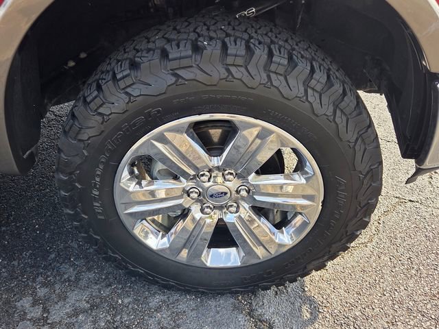 Used 2019 Ford F150 Lariat w/ Equipment Group 502A Luxury image 9