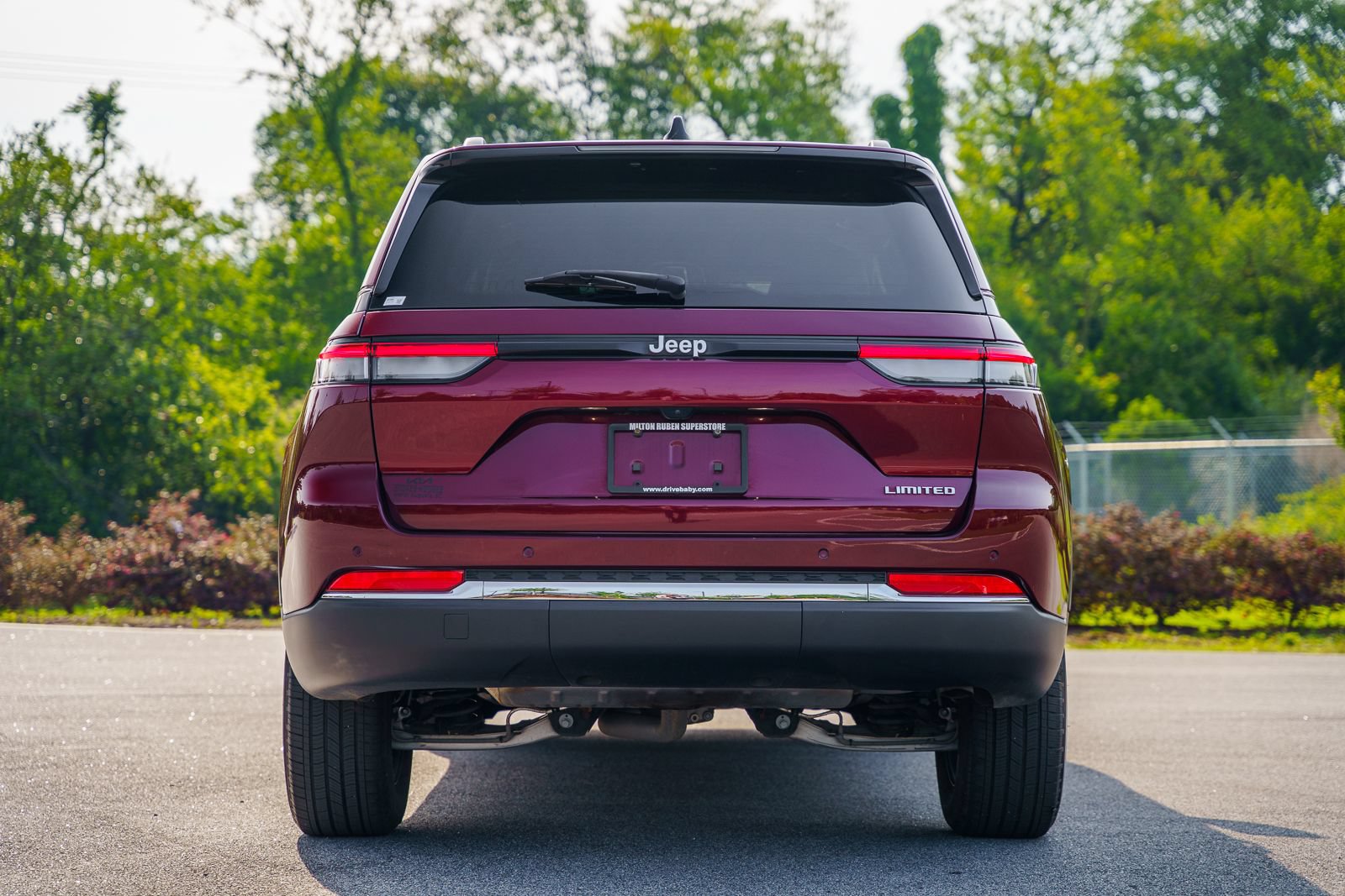 Used 2024 Jeep Grand Cherokee Limited RWD image 6