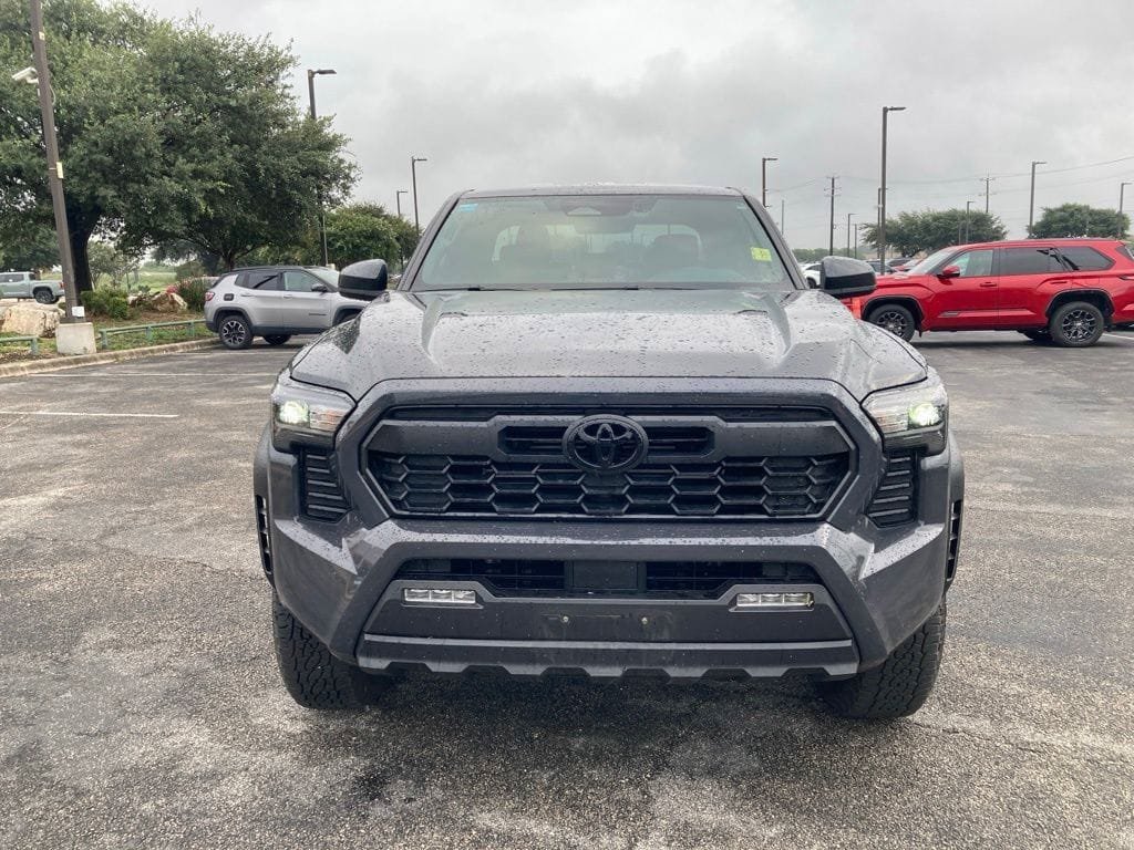 Used 2025 Toyota Tacoma TRD Off-Road AWD/4WD image 2