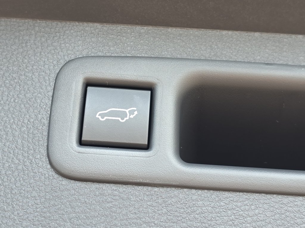 New 2026 Toyota Highlander Limited AWD/4WD image 10