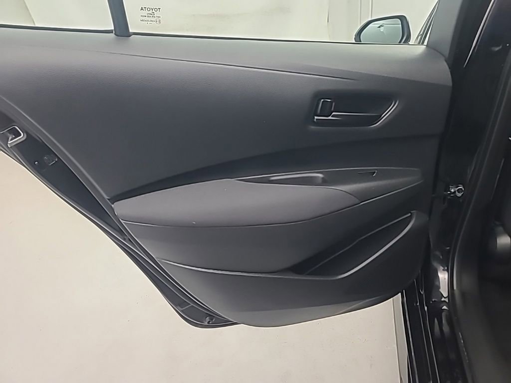 Used 2025 Toyota Corolla LE image 20