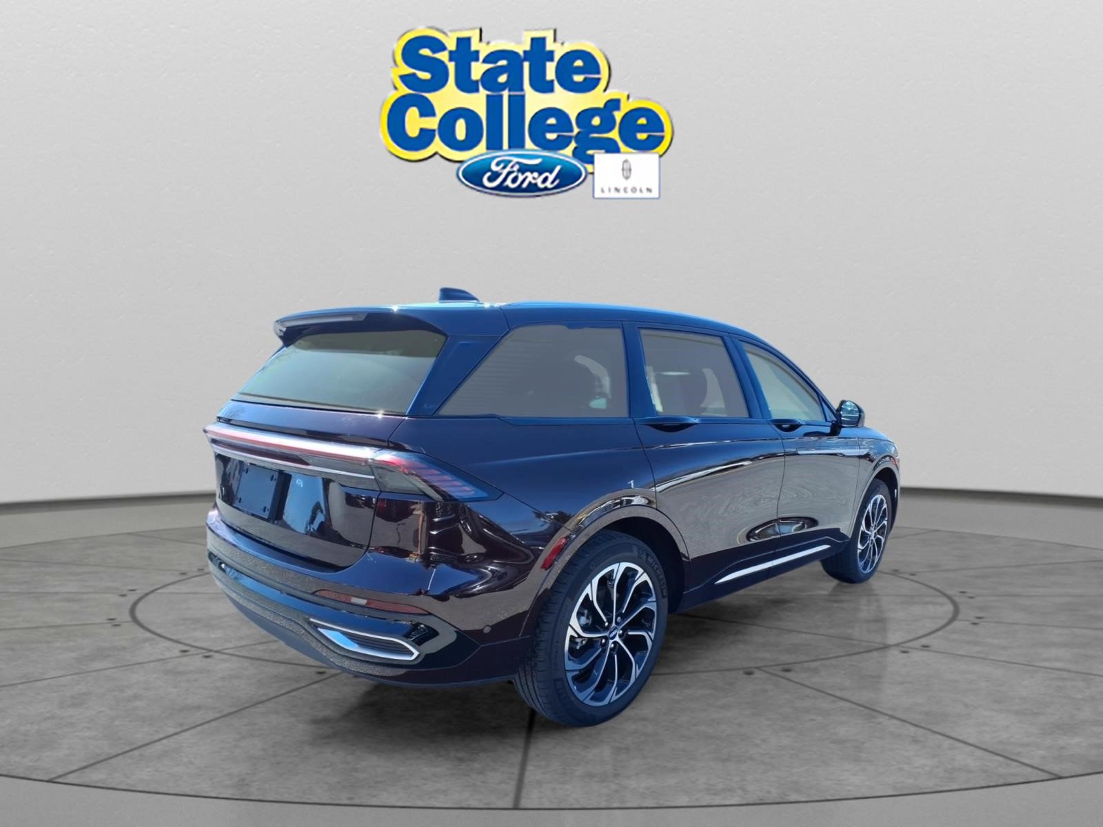 Used 2024 Lincoln Nautilus Reserve image 4