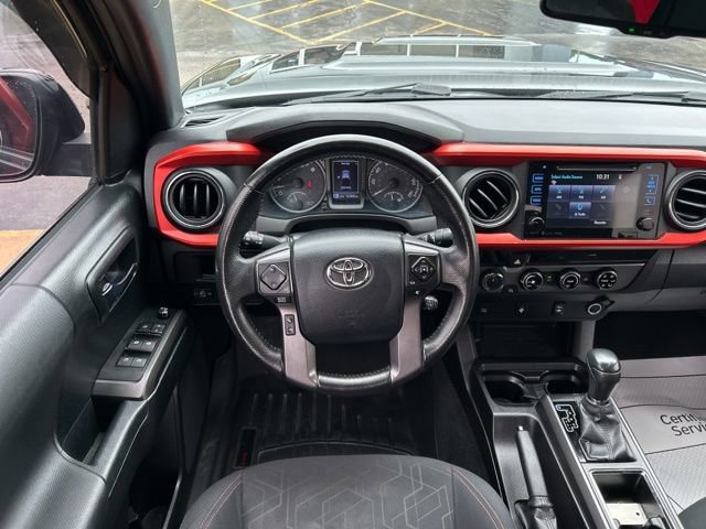 Used 2016 Toyota Tacoma TRD Sport w/ Towing Package AWD/4WD image 19