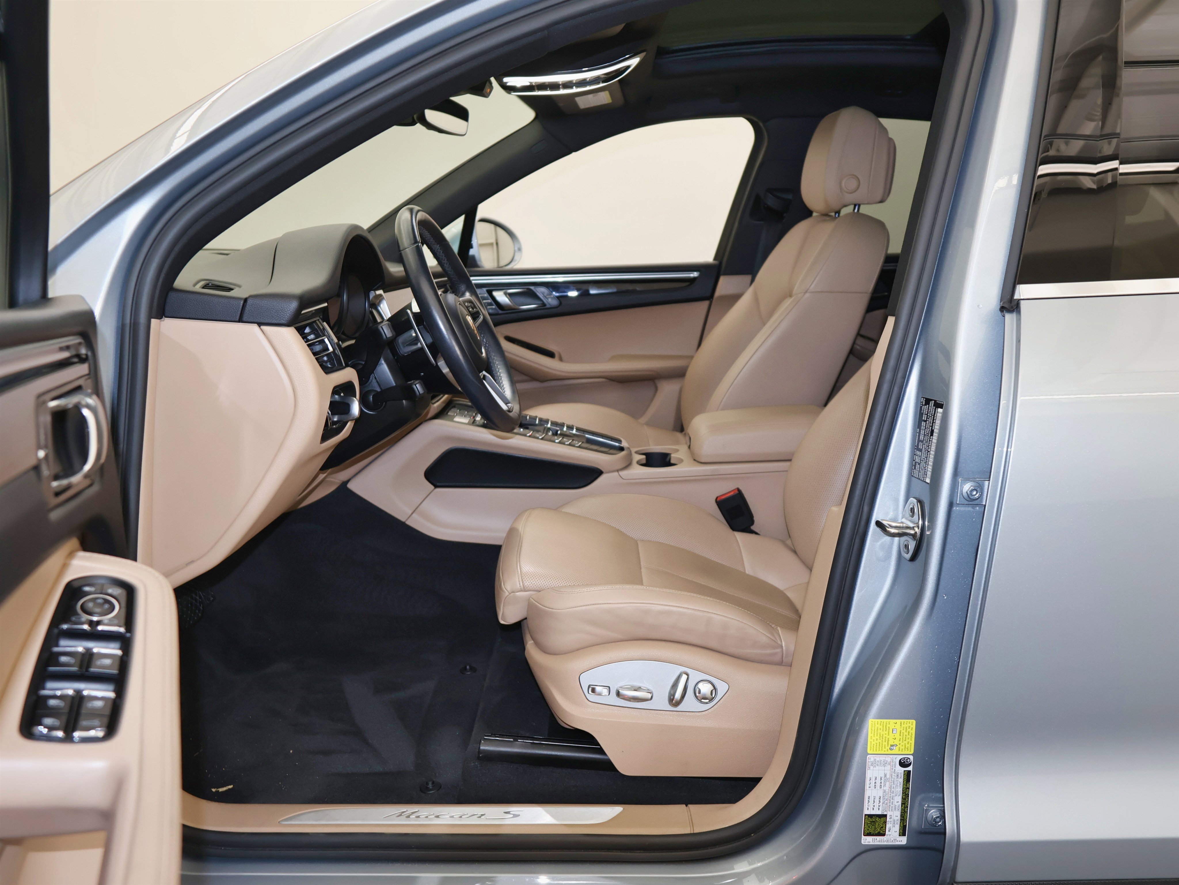 Used 2021 Porsche Macan S image 19