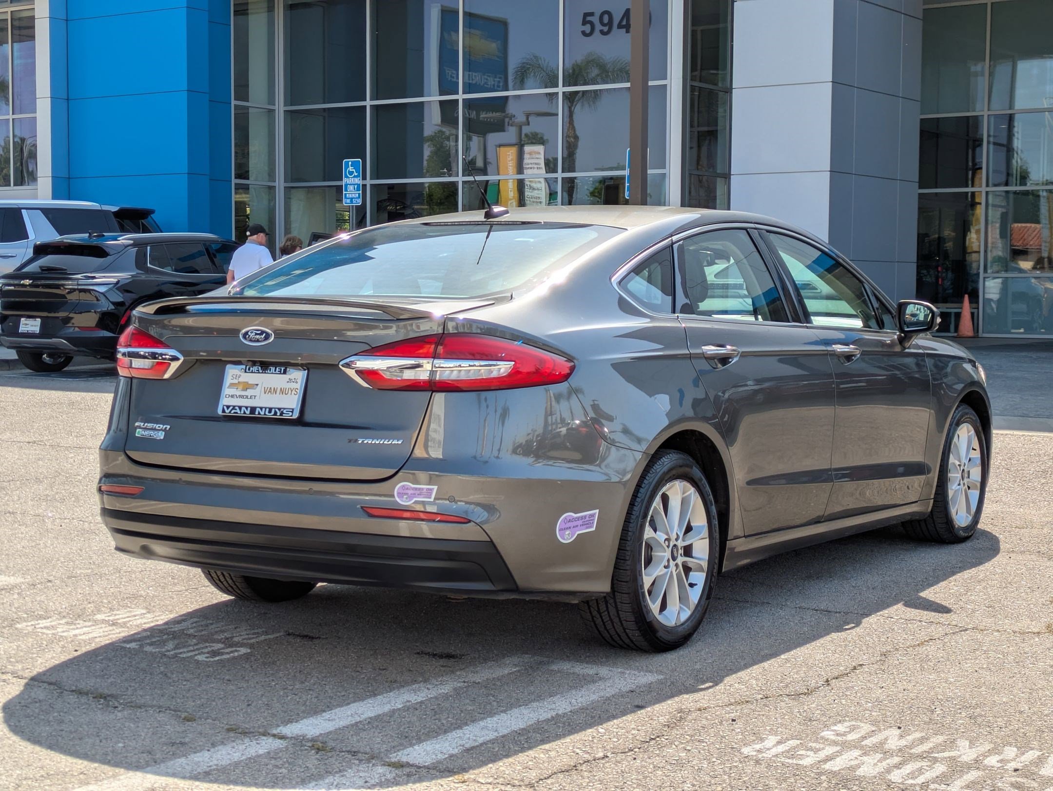 Used 2019 Ford Fusion Energi Titanium FWD image 5