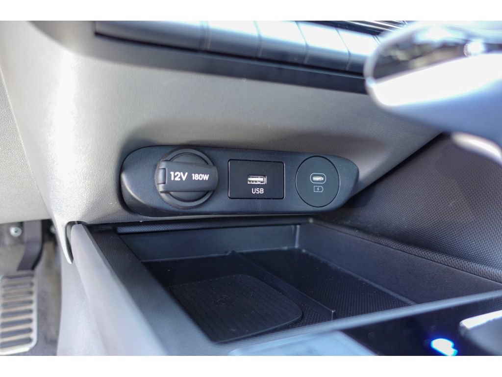 Used 2026 Hyundai Elantra SEL FWD image 22