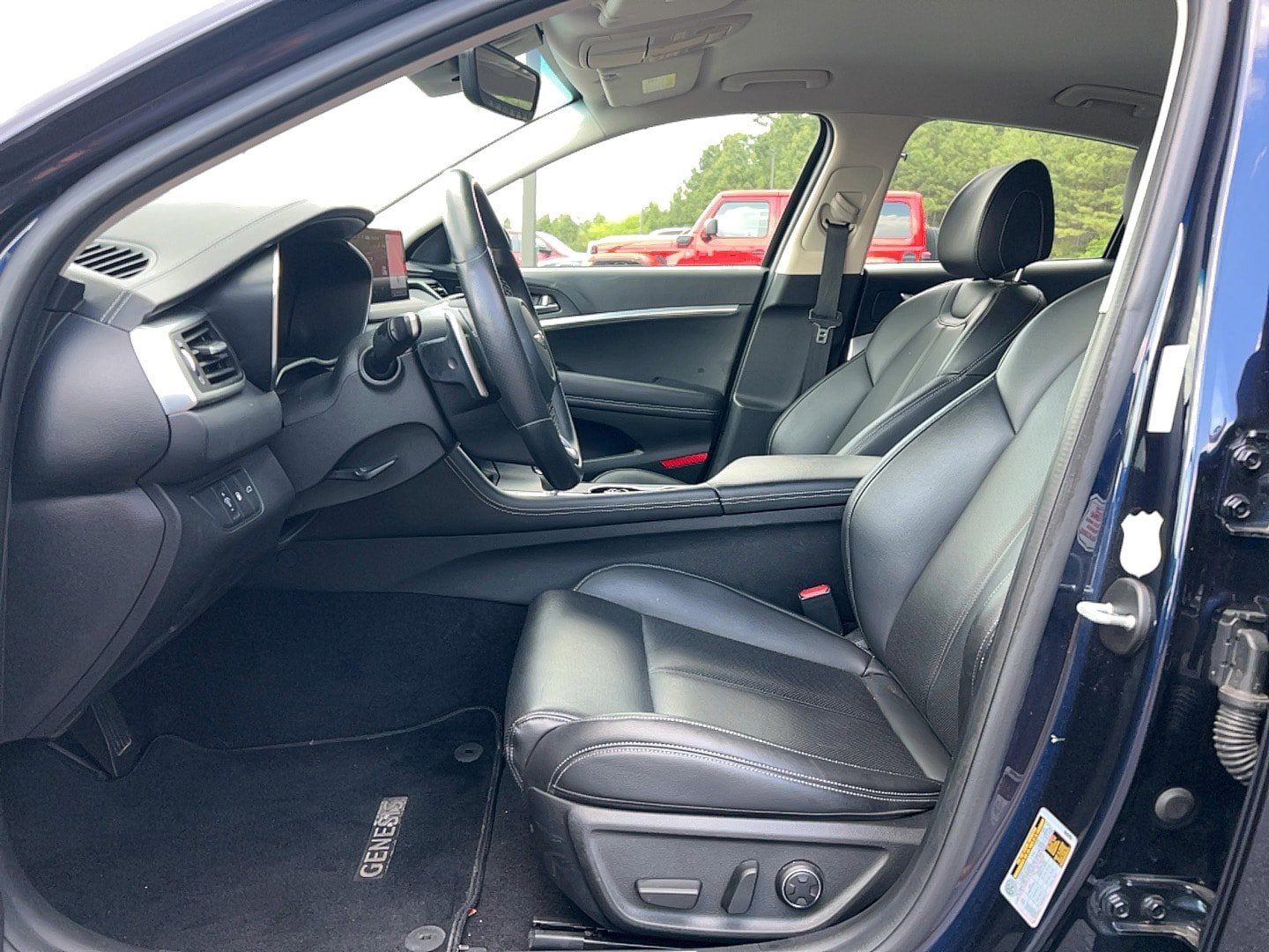 Used 2023 Genesis G70 2.0T AWD/4WD image 10