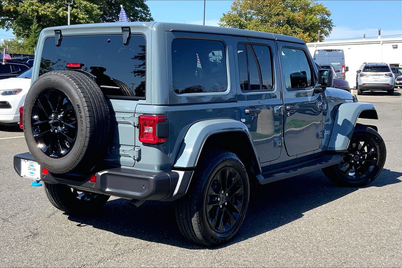 Used 2024 Jeep Wrangler Unlimited Sahara w/ Technology Group AWD/4WD image 12