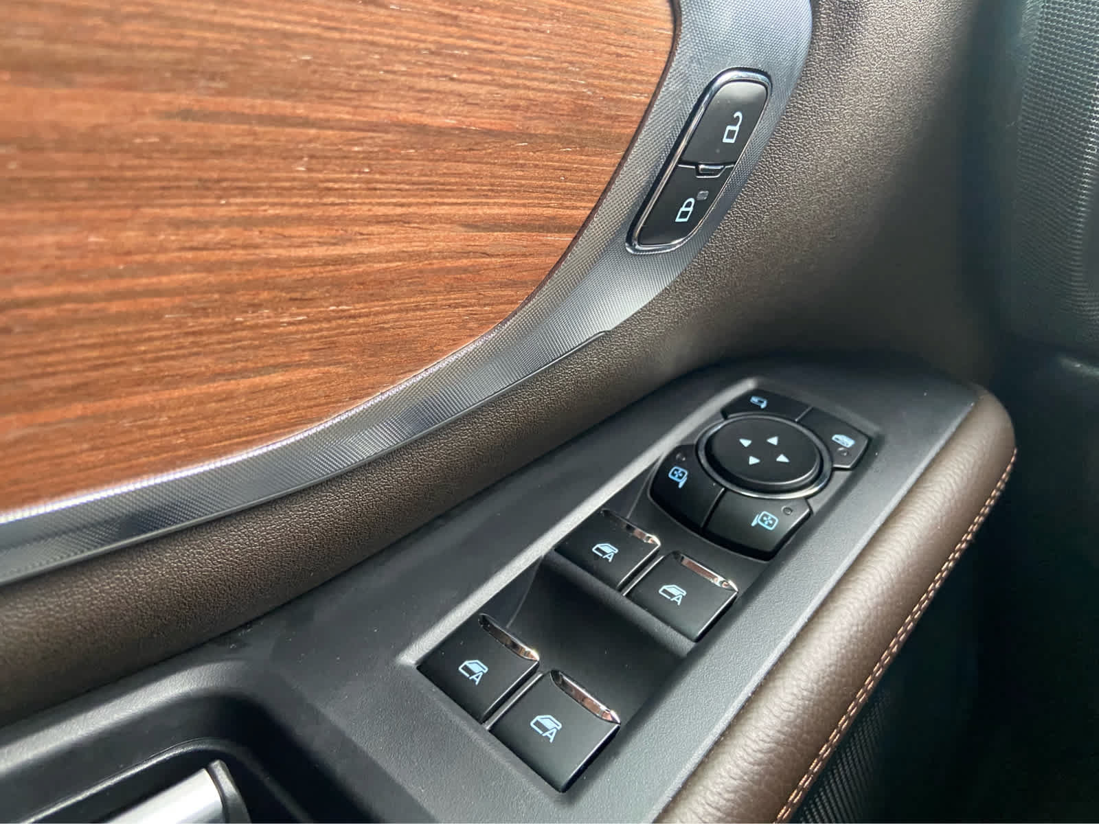 Used 2025 Ford Expedition King Ranch AWD/4WD image 32